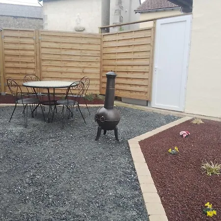 בית נופש La Loge De Fleur Anglars-Saint-Felix