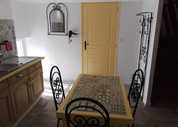 בית נופש La Loge De Fleur Anglars-Saint-Felix